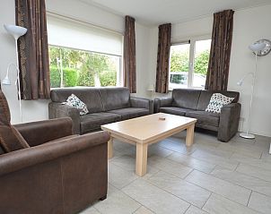 Helle Sitzecke im Tempelierweg 36 - Ogamu, Ferienhaus in De Dennen, Texel mit groen Fenstern und Aussicht.