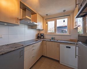 Vollstndig ausgestattete Kche in Cottage 6, Texel, ideal fr Selbstversorger.