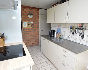 Moderne Kche mit allen Annehmlichkeiten im Bungalow Verste Coogh 70, De Dennen, Texel.