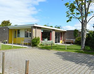 Vakantiehuis Bungalow Verste Coogh 62 in De Dennen, Texel met ruime oprit en tuin.