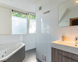 Unterkunft 0113272 - Ferienhaus Texel - Bungalowpark 't Hoogelandt - Villa 126 met Hottub en Sauna