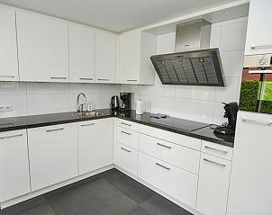 Vollstndig ausgestattete Kche im Ferienhaus Gortersmient 222, Bungalowpark Gortersmient, De Dennen, Texel.