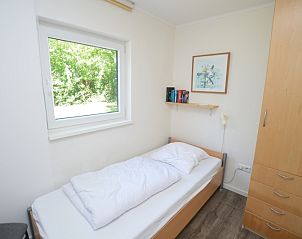 Attractive single room in Holiday home de Parel 262, De Dennen, Texel with a view of nature.