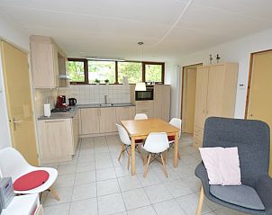 Gerumige Kche im Ferienhaus de Parel 286, De Dennen, Texel, ausgestattet mit modernen Gerten.