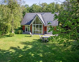 Ferienhaus Monnikenweg 11 mit grnem Garten in De Dennen, Texel.