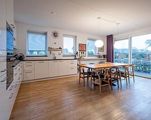 Gerumige Kche und Esszimmer in Villa De Rode H, Bungalowpark 't Hoogelandt, Texel.