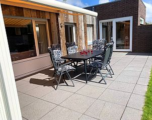 Sitting area on the terrace of vacation home Hesselte, De Dennen, Texel.