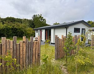 Vakantiepark de Bremakker - Bosveld 141, vacation home in De Dennen, Texel surrounded by nature and tranquility.