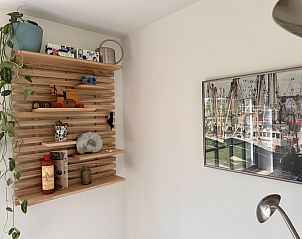 Eingang zu 't Seumerhuussie, Ferienhaus De Dennen Texel, mit Blick auf den Speisesaal und die gemtliche Atmosphre.