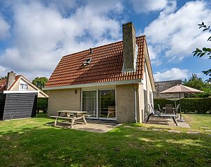 Ferienhaus 't Hoogelandt 134 in De Dennen Texel mit sonniger Terrasse und grnem Garten.