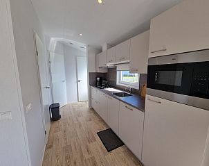 Gerumige Kche mit moderner Ausstattung im Ferienpark de Bremakker - Bosveld 146, Texel, ideal fr Familien.
