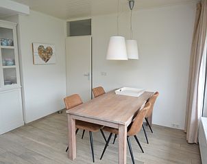 Gerumiges Schlafzimmer im Ferienhaus Tempelierweg - Kogermient 11, De Dennen, Texel.