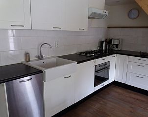 Moderne Kche in Bollenveld - das Tulip-Ferienhaus in De Dennen, Texel mit kompletter Ausstattung.