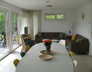 Binnenruimte van Vijverhof vakantiewoning in De Dennen, Texel met lichte en moderne inrichting.