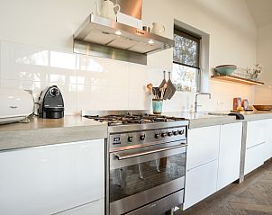 Modern kitchen appliances in Bungalowpark Oud Vredelust - Zeeskuum, Texel