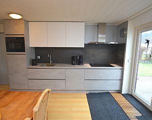 Schicke Kche mit Essecke im Ferienhaus de Parel 206, Texel.