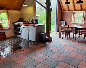 Ruime keuken en eetruimte in Vakantiehuis in Formerum, Terschelling.