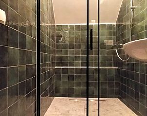 Moderne badkamer in Vakantiehuis in Formerum, Terschelling op de Waddeneilanden.