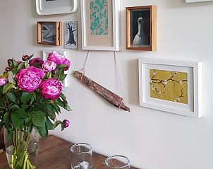 Detail of decorative art and flowers in Holiday home in Formerum Terschelling.