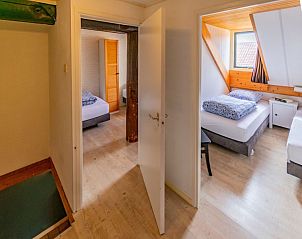 Twee comfortabele slaapkamers in appartement Haas 2, Hoorn, Terschelling voor een rustgevende nachtrust op de Waddeneilanden.
