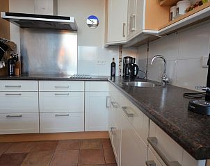 Volledig uitgeruste keuken in Zeeduin appartement, Terschelling.