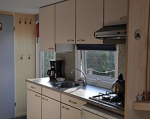 Moderne keuken in Chalet James, West, Terschelling, voorzien van alle gemakken.