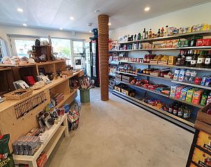 Lokale winkel nabij Wadhuske vakantiehuis, Oosterend, Terschelling.