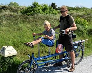 Fietsen in de natuur nabij Carpe Diem vakantiehuis, West, Terschelling, Waddeneilanden.