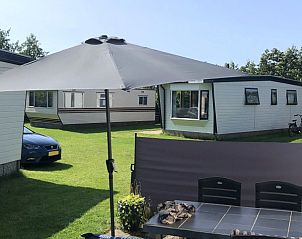 Gezellig buitenterras bij De Pestvogel vakantiehuis in Formerum, Terschelling.