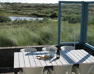 Terrasse des Ferienhauses Nij Jit mit Blick auf die Natur von Midsland aan Zee, Terschelling.