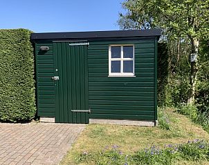 Schuurtje naast Chalet nr. 12 in Midsland Noord, Terschelling, biedt extra opslagruimte tijdens je vakantieverblijf.