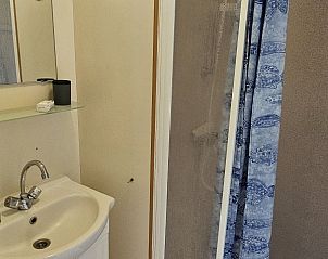 Knusse slaapkamer met stapelbed in de Utsetter NR 59, Midsland Noord, Terschelling, perfect voor kinderen.