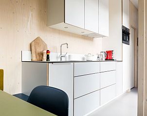 Strakke keuken in Florizand vakantiewoning, Midsland Noord, Terschelling, ideaal voor koken.