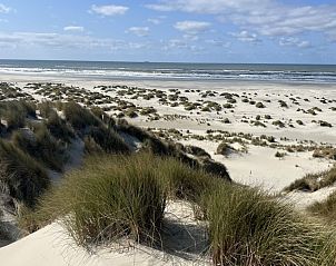 Zandduinen bij Duumke vakantiehuis, Midsland Noord, Terschelling, Waddeneilanden.