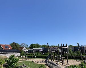 Kinderbedje in vakantiehuis Kleine Walvis, Midsland Noord, Terschelling voor jonge gasten.