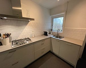 Moderne keuken in Duinhuis vakantiewoning op Terschelling.