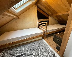 Detail van handdoekhaken in Duinhuis vakantiehuis op Terschelling.