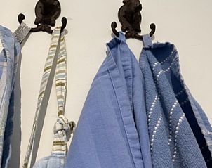 Servieskast in Duinhuis vakantiewoning, Midsland Noord, Terschelling.