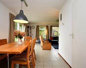 Gezellige eetruimte in De Grutto vakantiehuis in Midsland Noord, Terschelling.