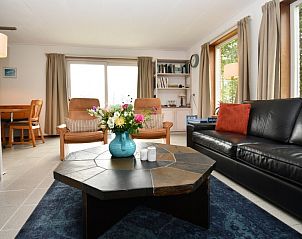 Comfortabele woonkamer van De Grutto vakantiehuis in Midsland Noord, Terschelling.