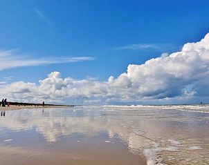 Uitgestrekt strand bij Chill op Ameland vakantiehuis Ballum.