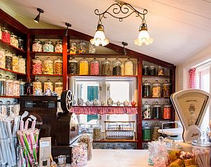 Traditionele snoepwinkel in de buurt van Chill op Ameland Ballum.