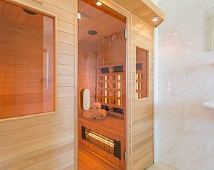 Luxe sauna in vakantiehuis Linde, Ballum, Ameland voor ultieme ontspanning op de Waddeneilanden.