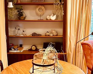 Detail van gezellige zithoek in Akkerduin vakantiehuis in Ballum, Ameland.