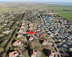 Luchtfoto van Buren, Ameland, met locatie van Strandjutter G2, chalet op de Waddeneilanden.