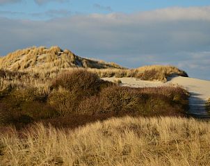Duinen en natuur bij Buren, Ameland, dicht bij Strandjutter G2, ideaal voor wandelingen.
