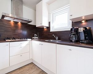 Moderne Kche im BRANDING 4 Ferienhaus, Hollum Ameland, komplett ausgestattet fr einen angenehmen Aufenthalt.