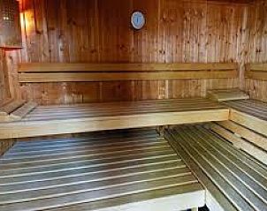 Houten sauna voor ontspanning in Amelander Kaap 126, Hollum, Ameland.