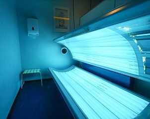 Zonnebankfaciliteit bij Amelander Kaap 126, Hollum, Ameland voor een kleurtje.