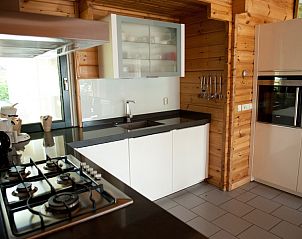 Volledig uitgeruste keuken in Ascona vakantiehuis, Nes, Ameland.